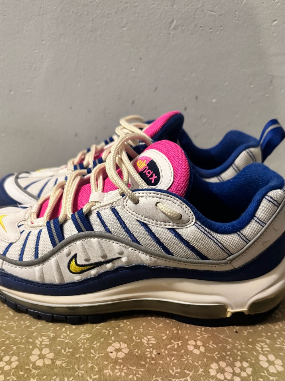 Nike Air Max 98 GS White Blue Pink Yellow Sneakers Size 6.5Y Women’s 8-8.5